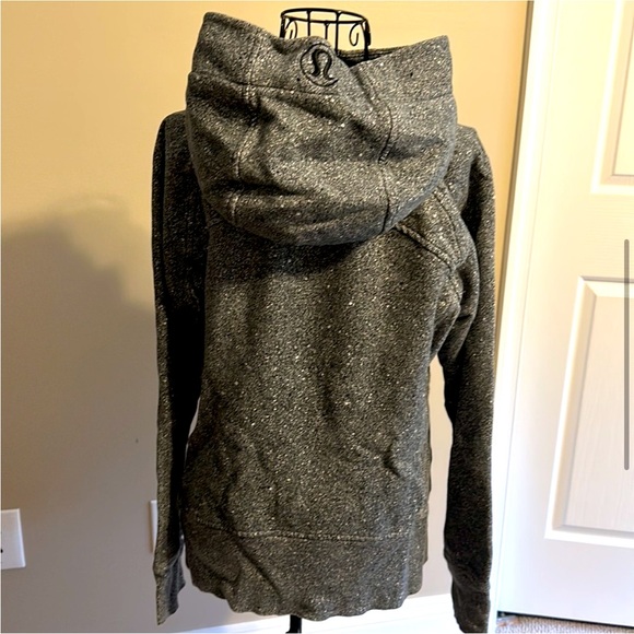 Lululemon Scuba hoodie - Picture 4 of 5